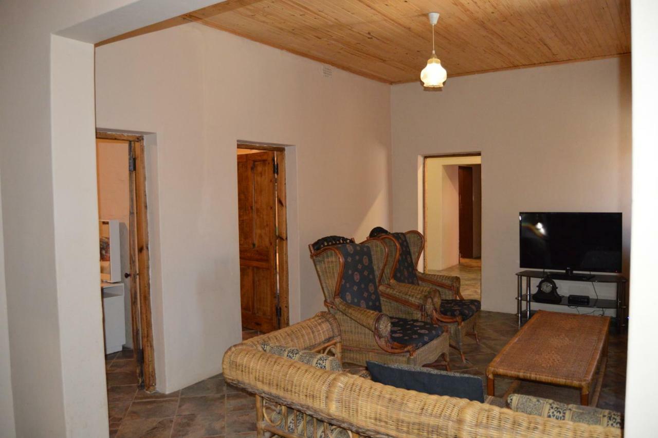 Esmarline Lodge Бритс Екстериор снимка
