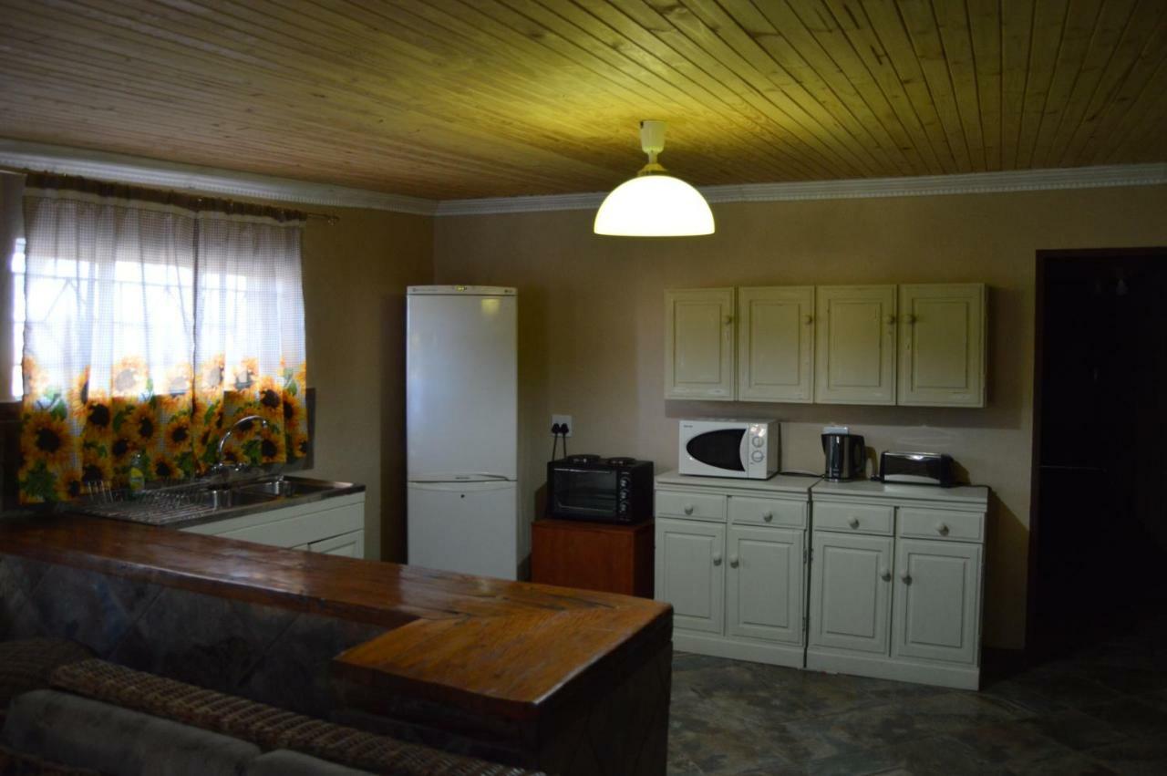Esmarline Lodge Бритс Екстериор снимка