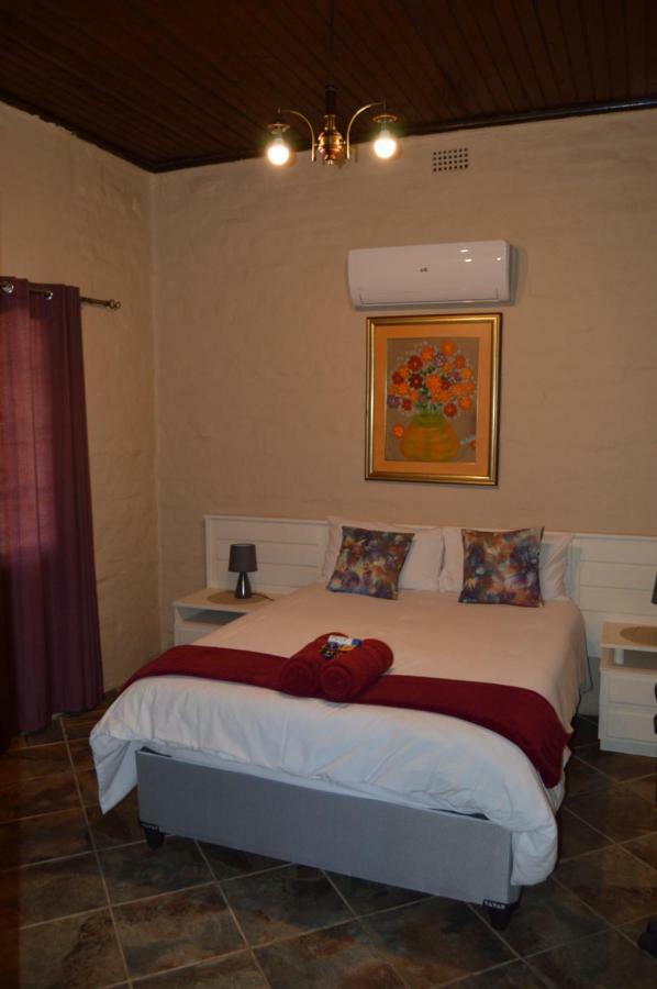 Esmarline Lodge Бритс Екстериор снимка